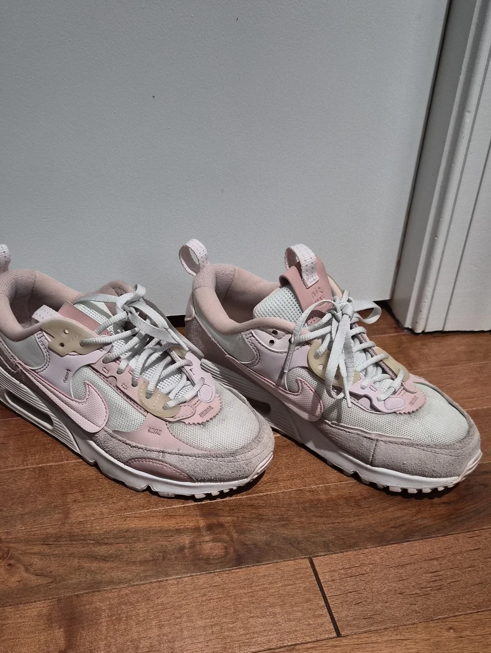 Nike Women's Pink and White Sneakers Size 5